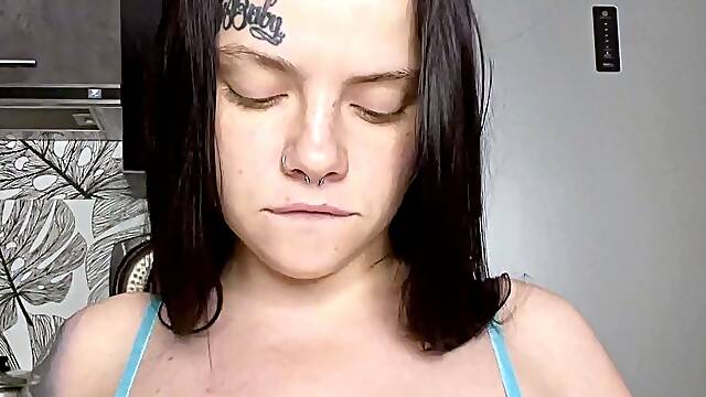 Hot Busty Webcam Babe Masturbate Solo