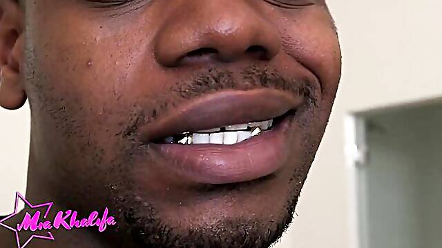 Bewitching Mia Khalifas handjob smut