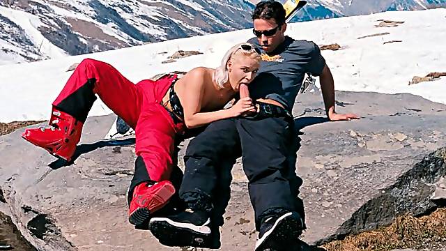 Kyra Enjoys Anal in the Snow