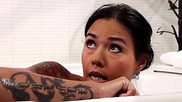 FamilyHookups Dana Vespoli Bath Time With Stepmom