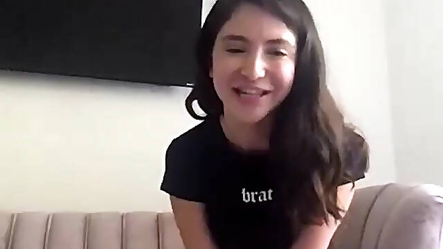 19-year-old Jane Wilde and Cherie DeVille have virtual sex