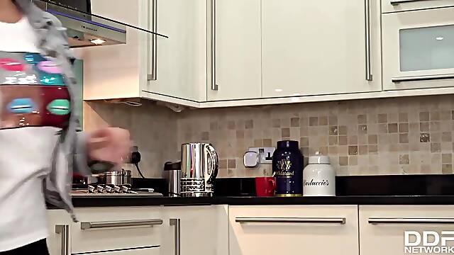 Amber Jayne and Sam Bourne are having a threesome and dont give a fuck about getting caught