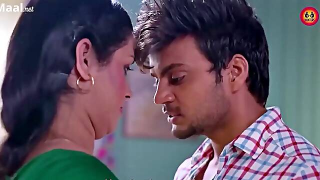 Sumptuous Desi MILF horny xxx video