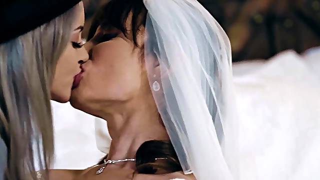 Sexually Excited large melons tgirl bride Korra Del Rio screws hawt photographer Lola Fae