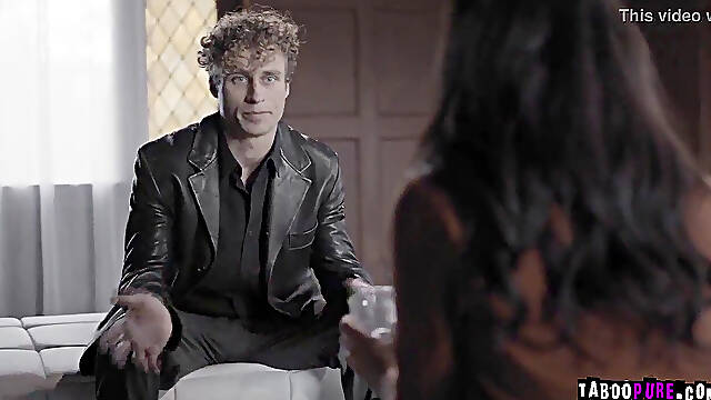 Inviting reporter Whitney Wright got smashed by a super-naughty psychopath Michael Vegas in the middle of her one on one interview with him.