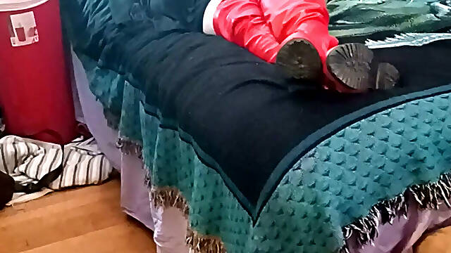 BBW Bat Girl Masturbates for You with Her Golden Gloves on!